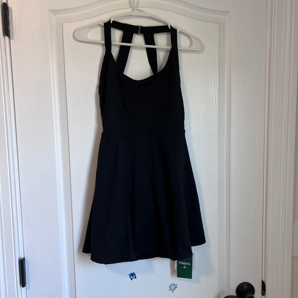 Halara Women's Black Activewear Dress Strappy Back Built-in Shorts Size XS NWT
